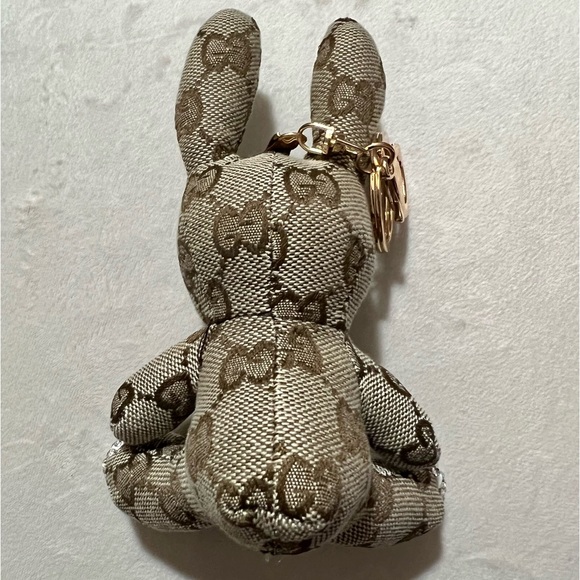 👑✅PRICE FIRM✅NO OFFERS 👑Crystal Bunny Key Charm. Brand New! NWOT. - Picture 2 of 10